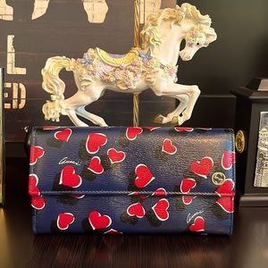 DO NOT PURCHASE Gucci Long Continental Leather Wallet/Crossbody Heartbeat Print